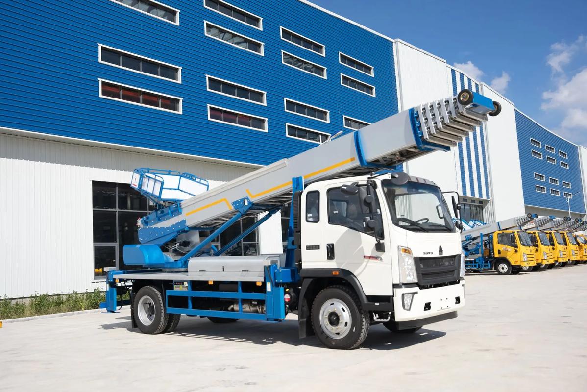 南京秦淮出租云梯车高空作业车 建筑垃圾搬运